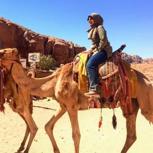 Meet your Posher, Samira